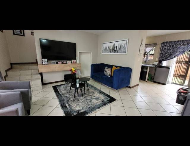 3 BEDROOM TOWNHOUSE FOR SALE IN FLORENTIA